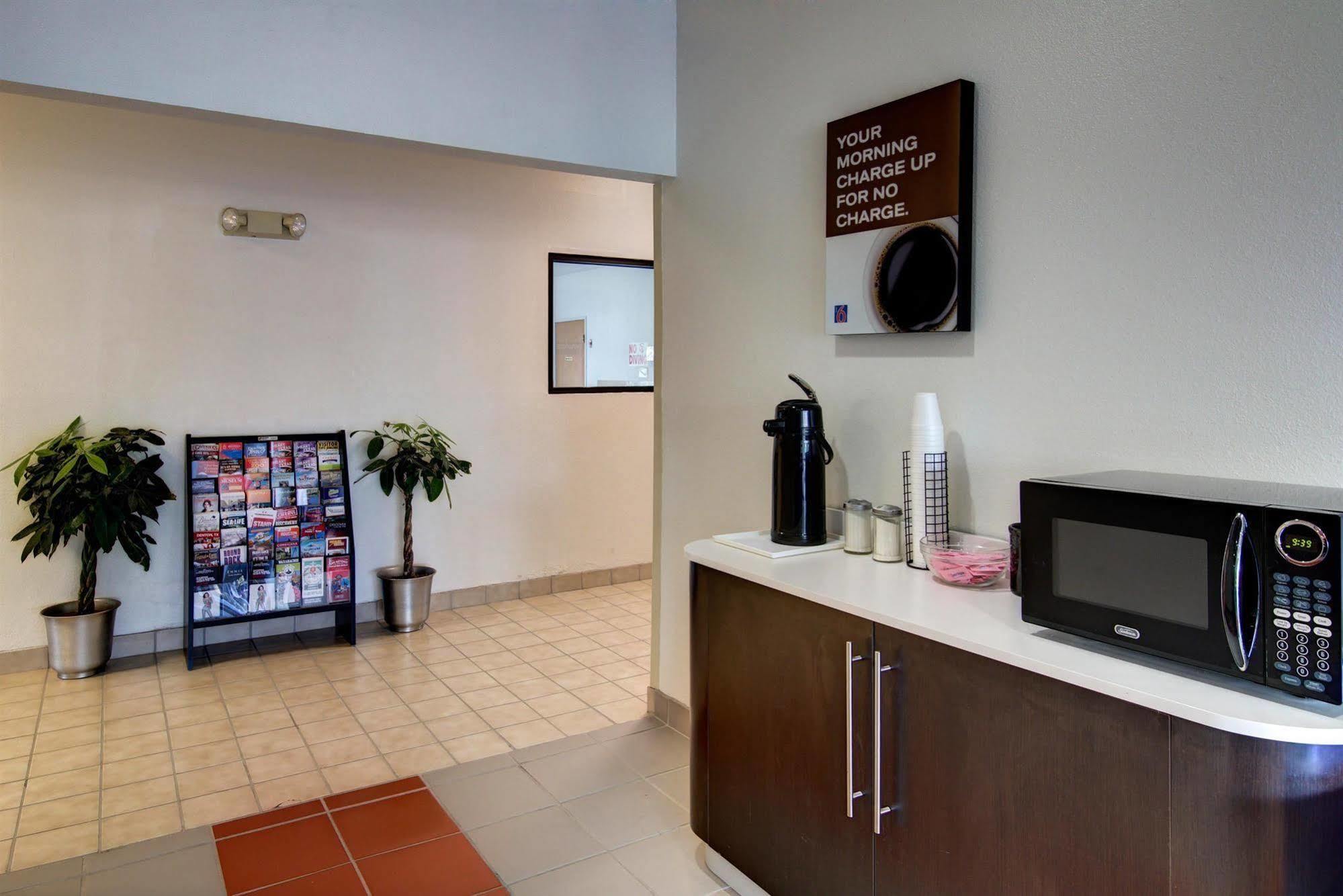 Motel 6 Waco - Woodway Екстериор снимка